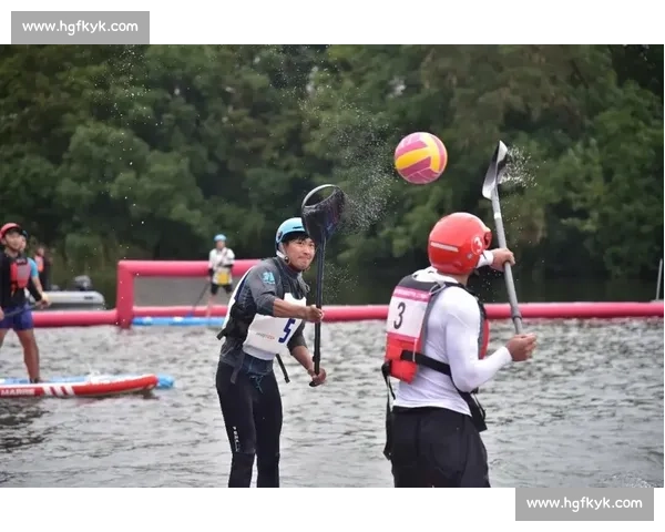 桨板球首登沪上!新江湾城上演水上巅峰对决 桨板球首登沪上!新江湾城上演水上巅峰对决