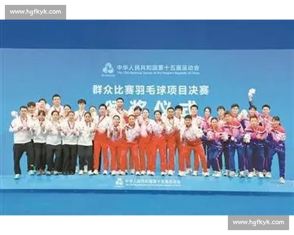 广州 “基哥照哥”：百年球龄拼下全运会群众羽毛球首金