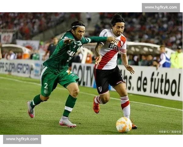 科洛科洛与佩纳罗尔对决激战精彩回顾两队历史对抗再度上演